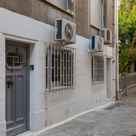 Central Apartment In The Heart Of Historic Center Афины Экстерьер фото