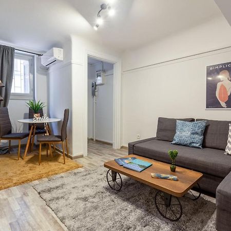 Central Apartment In The Heart Of Historic Center Афины Экстерьер фото